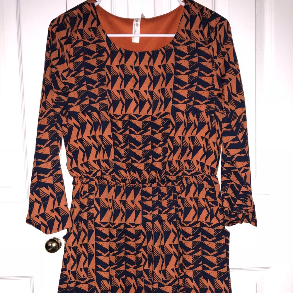 Patterned Dress - Picture 2 of 3